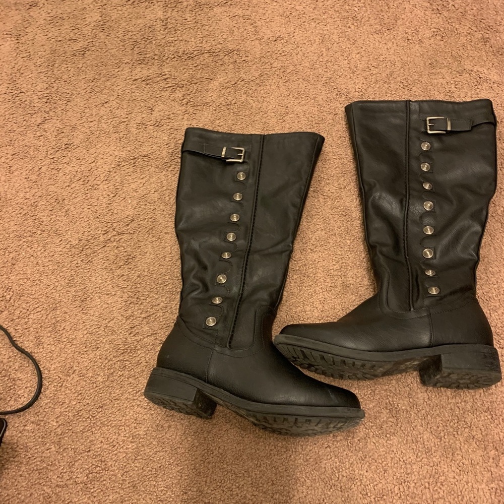 Black boots